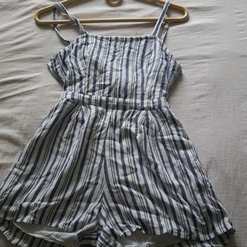 Hollister tie back romper